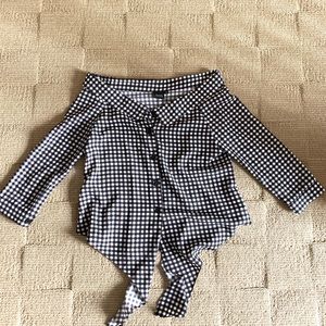 Off the shoulder cropped tie shirt